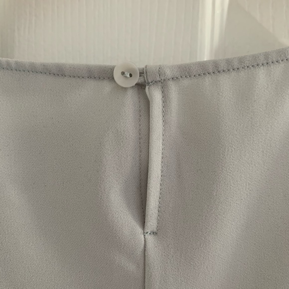 UNIQLO - FLOWY GREY BLOUSE - Picture 3 of 5